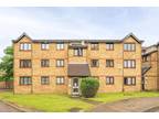 2 Bedroom Flat for Sale in Cornmow Drive
