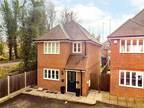 3 bedroom detached house for sale in Iris Close, Willoughby Road, Harpenden