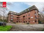 Philip Court, The Drive 2 bed flat for sale -