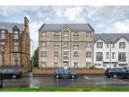Parklands Oval, Crookston, Glasgow 2 bed apartment to rent - £900 pcm (£208