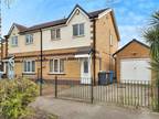 Pilots Way, Hull HU9 3 bed semi-detached house for sale -