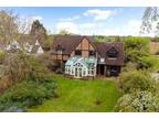 5 bedroom detached house for sale in Milestone Avenue, Charvil, Reading
