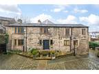 Binswell Fold, Baildon, West Yorkshire, BD17 5 bed detached house for sale -