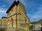 Saltaire, Bradford, BD18 2 bed terraced house for sale -