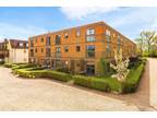 2 bed flat for sale in Coopers Green Lane, AL10, Hatfield