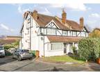 2 bed flat for sale in Carew Road, SM6, Wallington