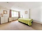 1 Bedroom Flat for Sale in Gloucester Terrace.