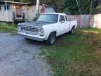 1975 Dodge D100 club cab