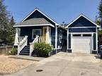 Cute Cottage Less Than a Mile to Downtown Napa / 2 Bedrooms