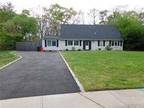 Home For Sale In Nesconset, New York