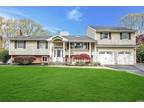 Raised Ranch, Single Family Residence - Smithtown, NY 124 Ledgewood Dr