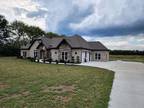 Home For Sale In Culleoka, Tennessee