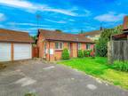 2 bedroom detached bungalow for sale in Cherry Orchard, Southminster, CM0