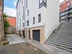 Shoemakers Close, Edinburgh, EH8 3 bed terraced house to rent - £3,000 pcm