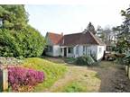 3 bedroom bungalow for sale in Mardley Hill, Oaklands, Welwyn, Hertfordshire