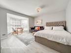Studio apartment for sale in The Cloisters, Welwyn Garden City, AL8