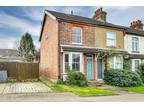 3 bedroom end of terrace house for sale in Seaton Road, London Colney, St.