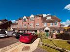 4 bedroom town house for sale in Bluebell Way, Hatfield, AL10