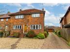 4 bedroom end of terrace house for sale in Crouch Hall Gardens, Redbourn, St.