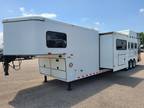 2012 Sundowner Special Edition 4 H 16' Short wall SLIDE OUT!!! 4 horses