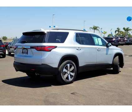 2022 Chevrolet Traverse FWD LT Leather is a Silver 2022 Chevrolet Traverse SUV in Hanford CA