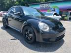 2012 VOLKSWAGEN BEETLE 2.5L PZEV - Punch Buggy Black! Classic Fun!! Low Miles!!!
