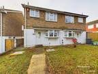 Yew Tree Rise, Calcot, Reading, Berkshire, RG31 3 bed terraced house for sale -