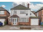 Dalkeith Grove, Stanmore, HA7 4 bed detached house to rent - £2,700 pcm (£623