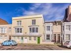 Broad Street, Old Portsmouth 3 bed townhouse for sale -