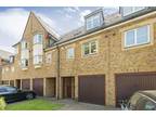4 bedroom terraced house for sale in Gatcombe Mews, Ealing, W5