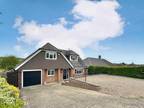 4 bedroom detached house for sale in Dammersey Close, Markyate, AL3