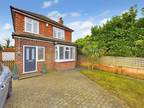 Newark Road, North Hykeham, Lincoln 3 bed detached house for sale -