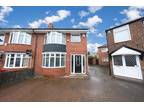 Strathmore Avenue, Hull 3 bed semi-detached house for sale -