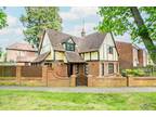 4 bedroom detached house for sale in Crown Street, Redbourn, St.