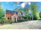 5 bedroom detached house for sale in Tollgate Road, North Mymms, AL9