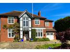 5 bedroom detached house for sale in Milton Road, Harpenden, Hertfordshire, AL5