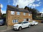 Raynsford Road, Northampton NN5 4 bed cottage for sale -