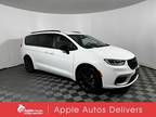 2024 Chrysler Pacifica White, 1836 miles