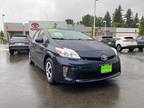 2015 Toyota Prius Three 50MPG/NAVIGATION SYSTEM/6.1" TOUCH SCREEN