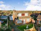 Hillvue Close, Costessey 3 bed chalet for sale -