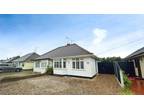 Baddow Hall Crescent, Chelmsford, CM2 2 bed bungalow for sale -