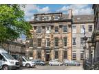 28, Rutland Street, Edinburgh, EH1 2AN 2 bed flat to rent - £1,750 pcm (£404