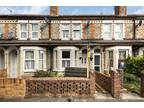 Liverpool Road, Reading 2 bed terraced house for sale -