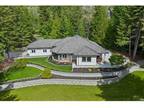 Avenue, Salmon Arm, BC, V1E 3B3 - Luxury House for sale Listing ID 10315187