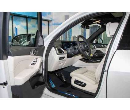 2025 BMW X5 M60i is a White 2025 BMW X5 4.8is SUV in Lake Bluff IL