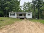Lake, 3 bedroom, 1 bath home located about 1/4 mile from
