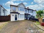 Cecil Avenue, Hornchurch, RM11 3 bed end of terrace house for sale -