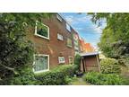 2 bedroom flat for sale in Mayfield Court, Moseley, B13