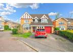 Middle Greeve, Wootton 4 bed detached house for sale -