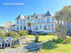 Perranporth, Cornwall 2 bed ground floor flat for sale -